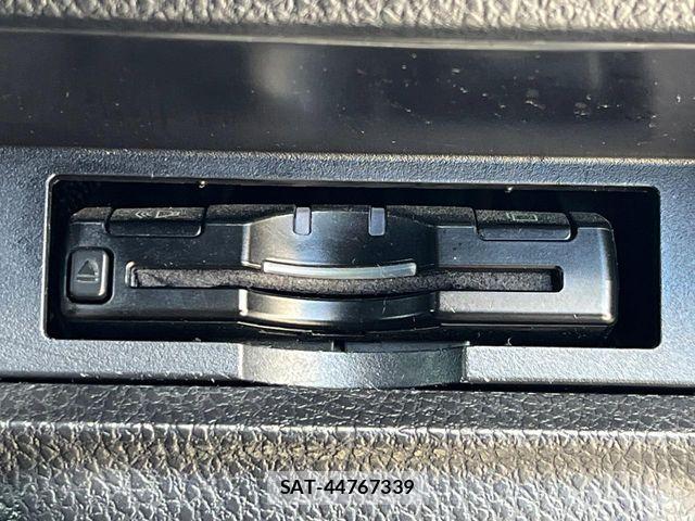 Toyota ESQUIRE 2017-03 8335741-6
