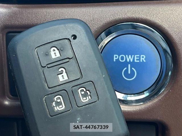 Toyota ESQUIRE 2017-03 8335741-7