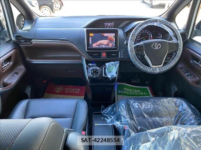 Toyota ESQUIRE 2015-06 8335739-2