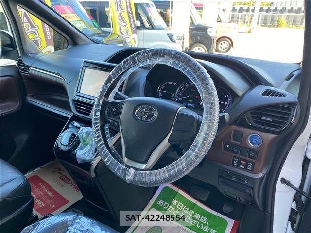 Toyota ESQUIRE 2015-06 8335739-3