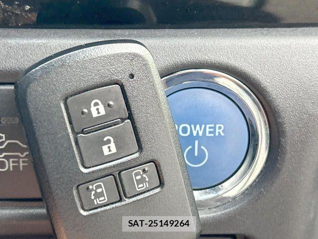 Toyota ESQUIRE 2017-02 8335740-10