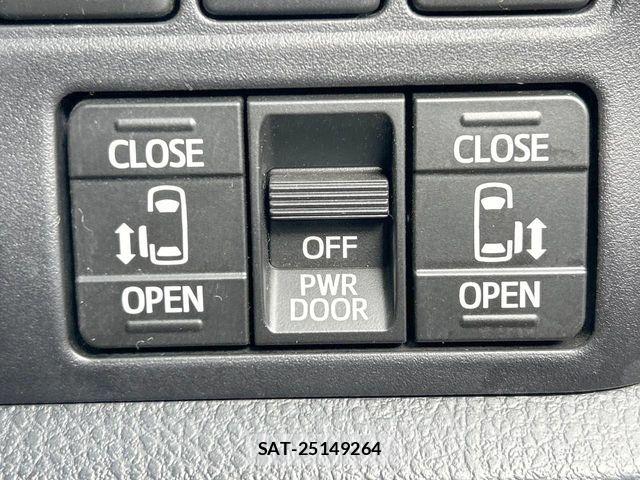 Toyota ESQUIRE 2017-02 8335740-6