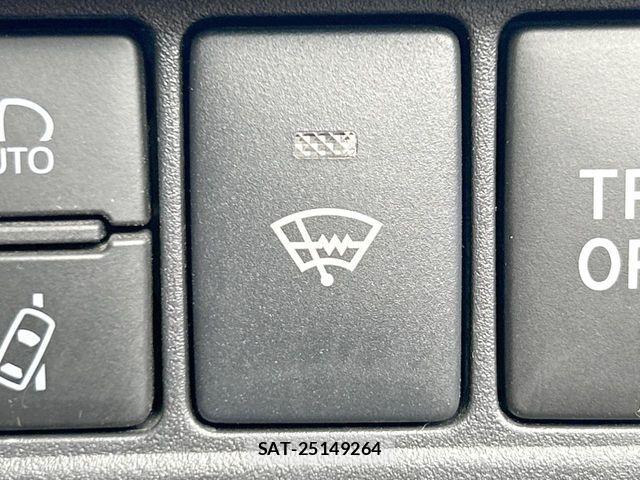 Toyota ESQUIRE 2017-02 8335740-7