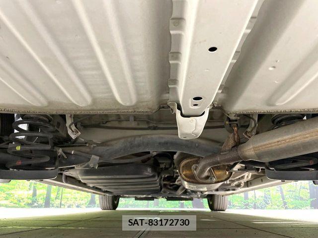 Toyota ESQUIRE 2018-02 8335737-18