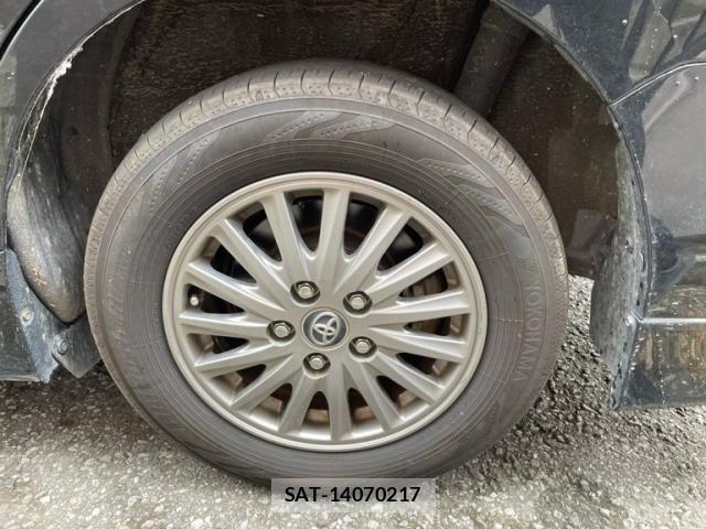 Toyota ESQUIRE 2016-08 8354400-8