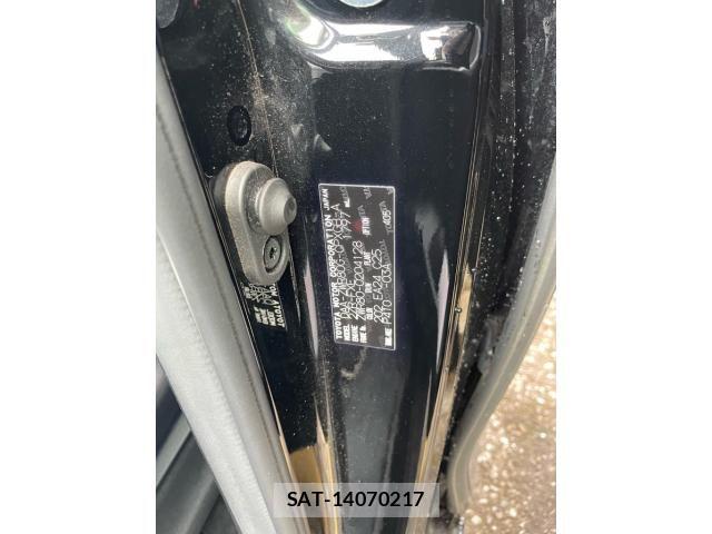 Toyota ESQUIRE 2016-08 8354400-12