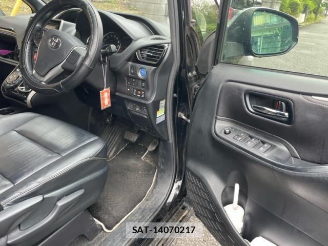 Toyota ESQUIRE 2016-08 8354400-13