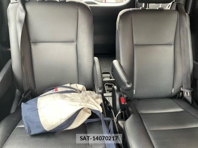 Toyota ESQUIRE 2016-08 8354400-17