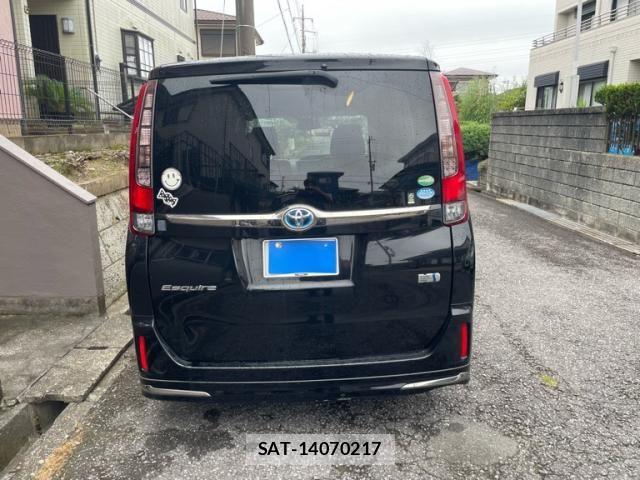 Toyota ESQUIRE 2016-08 8354400-3