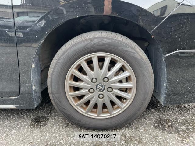 Toyota ESQUIRE 2016-08 8354400-6