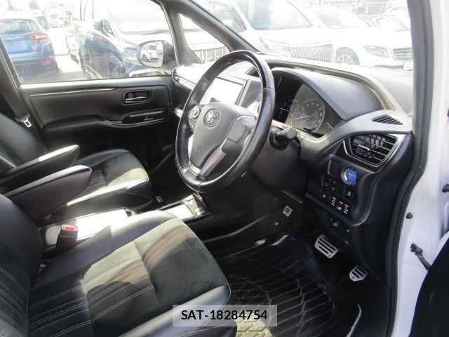 Toyota ESQUIRE 2019-02 8365773-11