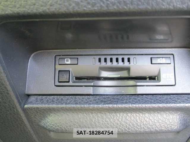 Toyota ESQUIRE 2019-02 8365773-23