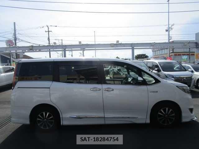 Toyota ESQUIRE 2019-02 8365773-5
