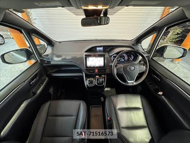 Toyota ESQUIRE 2017-01 8365776-1