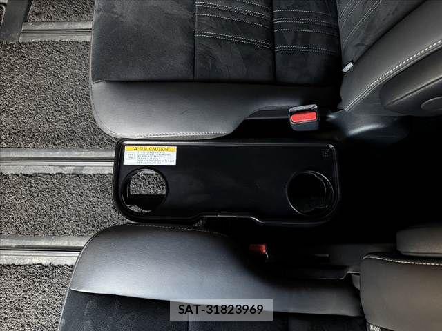 Toyota ESQUIRE 2019-11 8365772-21