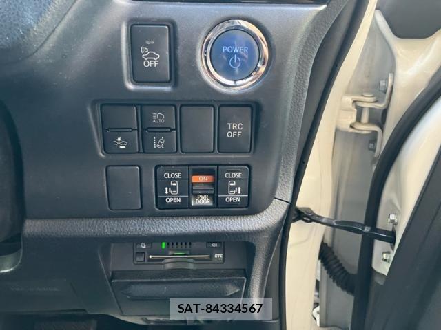 Toyota ESQUIRE 2017-11 8365779-13