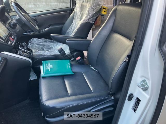 Toyota ESQUIRE 2017-11 8365779-8