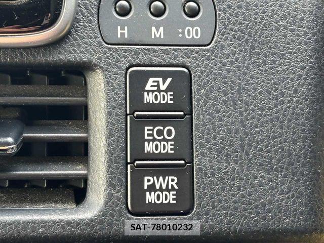 Toyota ESQUIRE 2018-03 8365777-13