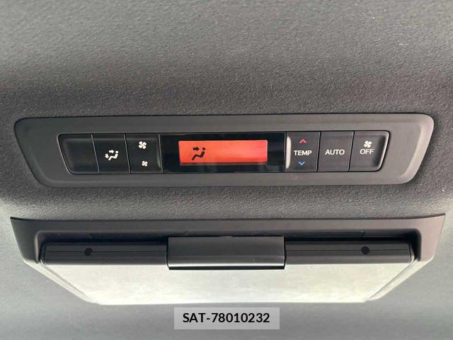 Toyota ESQUIRE 2018-03 8365777-18