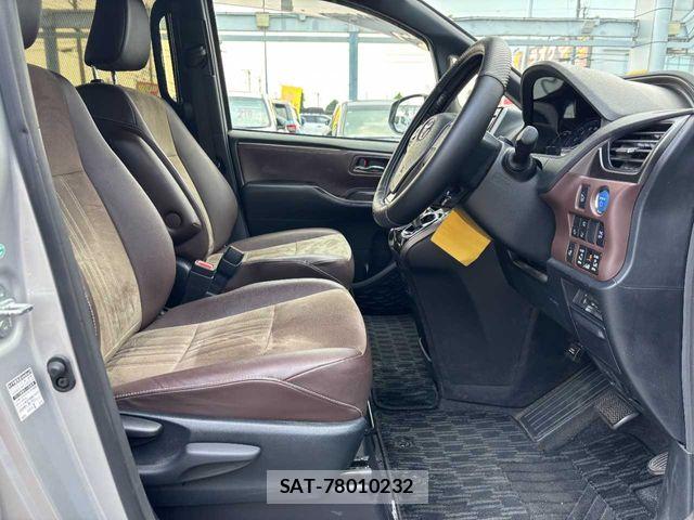 Toyota ESQUIRE 2018-03 8365777-21
