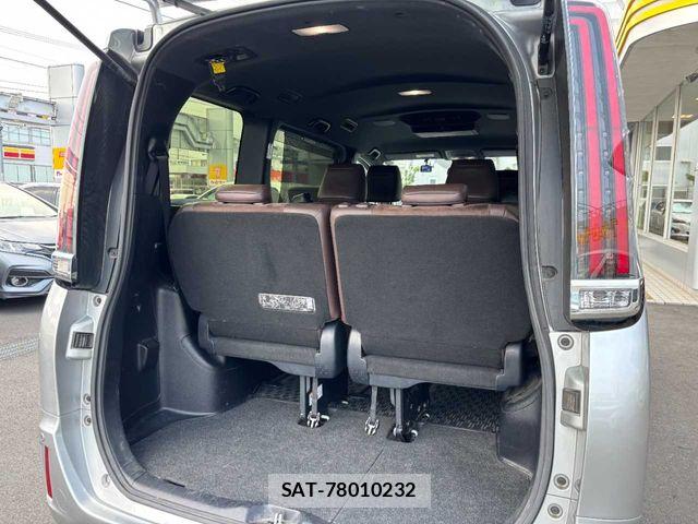 Toyota ESQUIRE 2018-03 8365777-28