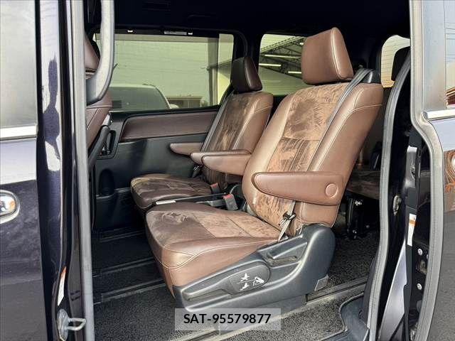 Toyota ESQUIRE 2017-07 8365775-17