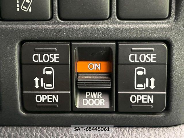 Toyota ESQUIRE 2016-04 8365780-6