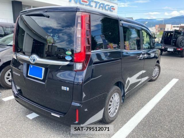 Toyota ESQUIRE 2015-09 8371632-2