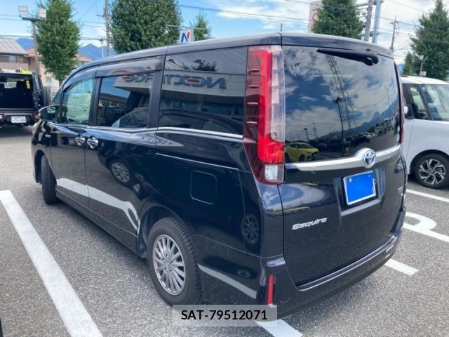 Toyota ESQUIRE 2015-09 8371632-3