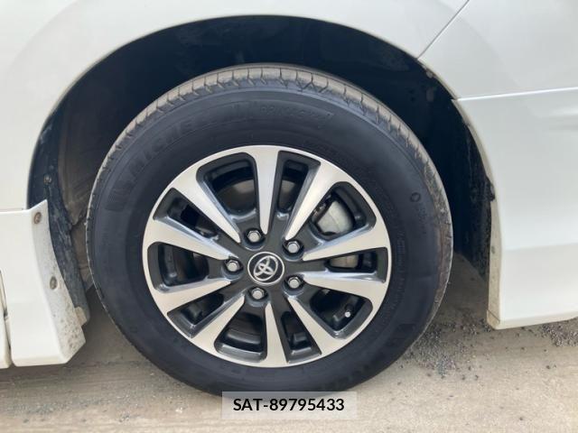 Toyota ESQUIRE 2018-10 8412244-9