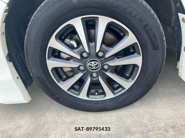 Toyota ESQUIRE 2018-10 8412244-12