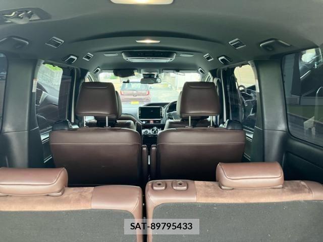Toyota ESQUIRE 2018-10 8412244-16