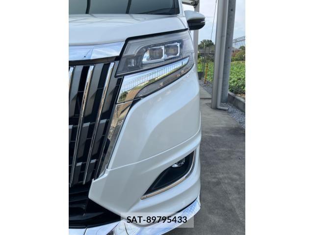 Toyota ESQUIRE 2018-10 8412244-1