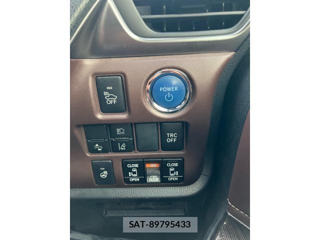 Toyota ESQUIRE 2018-10 8412244-21