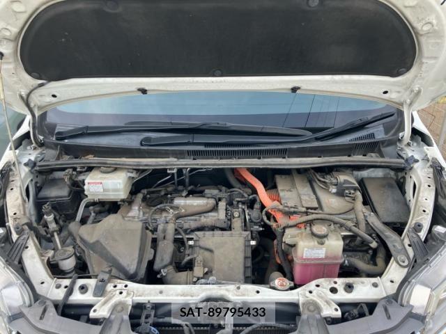 Toyota ESQUIRE 2018-10 8412244-28