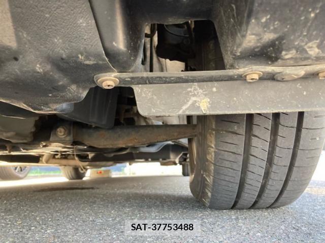 Toyota ESQUIRE 2016-01 8412251-8
