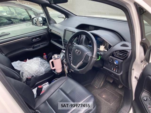 Toyota ESQUIRE 2016-05 8412252-9