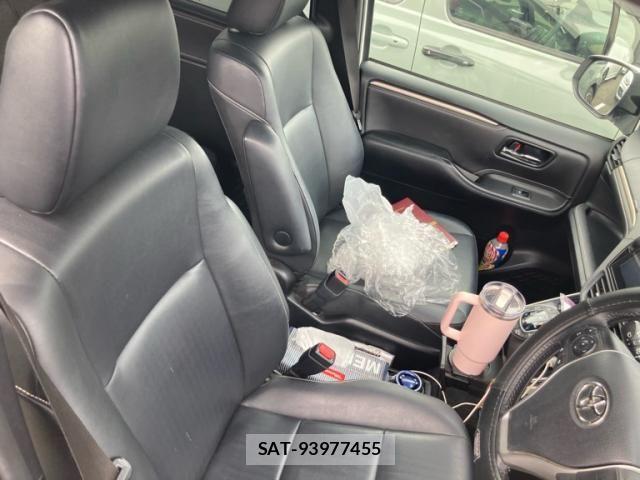 Toyota ESQUIRE 2016-05 8412252-10