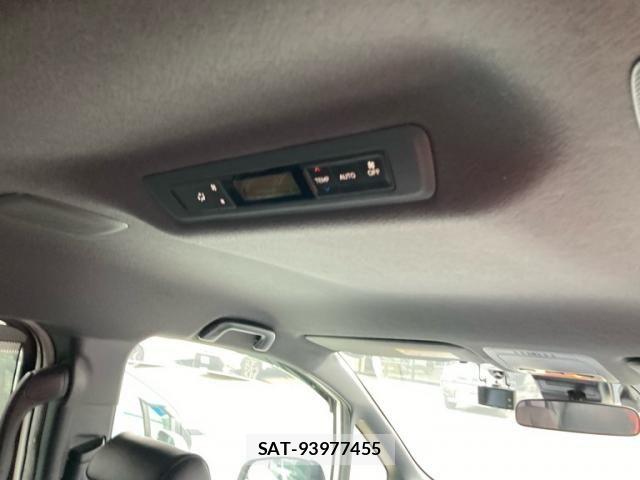 Toyota ESQUIRE 2016-05 8412252-12