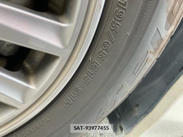 Toyota ESQUIRE 2016-05 8412252-6