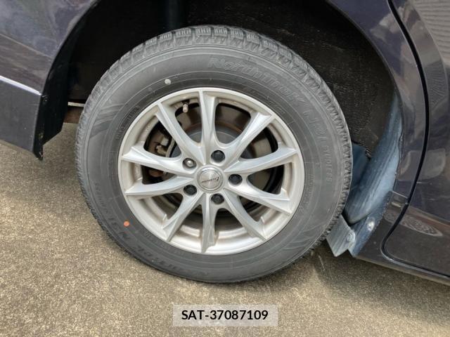 Toyota ESQUIRE 2015-06 8457442-3