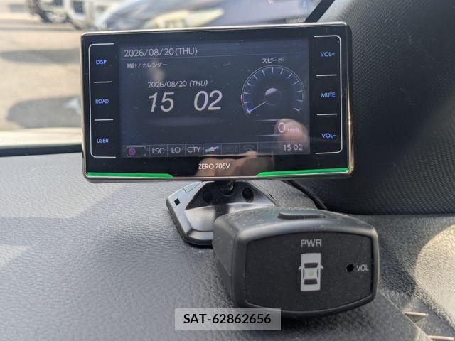 Toyota ESQUIRE 2017-10 8524793-24