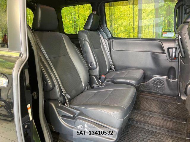 Toyota ESQUIRE 2018-01 8524786-7