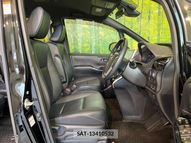 Toyota ESQUIRE 2018-01 8524786-8