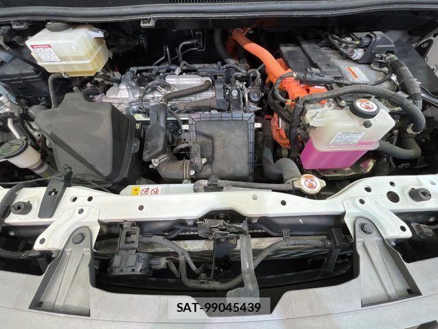 Toyota ESQUIRE 2020-03 8561815-17