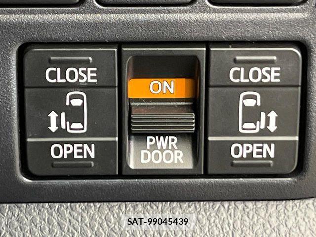 Toyota ESQUIRE 2020-03 8561815-2