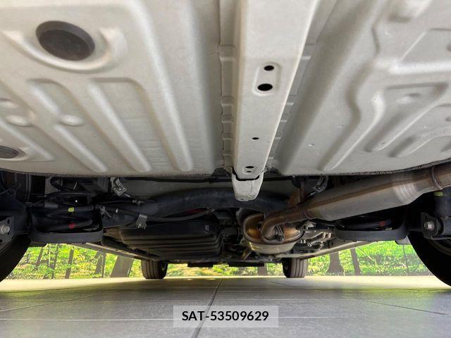Toyota ESQUIRE 2019-04 8561812-19