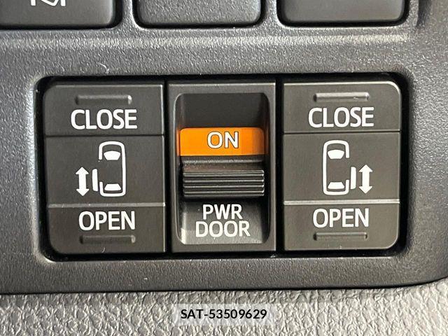 Toyota ESQUIRE 2019-04 8561812-5