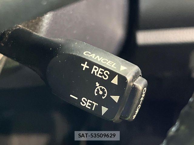 Toyota ESQUIRE 2019-04 8561812-6