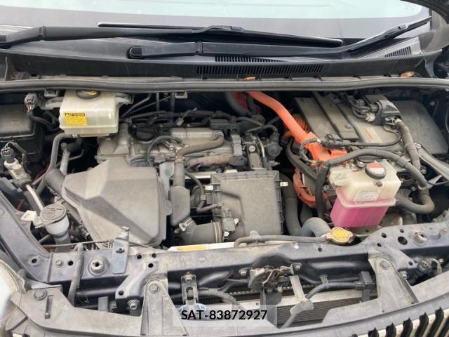 Toyota ESQUIRE 2015-02 8561816-17